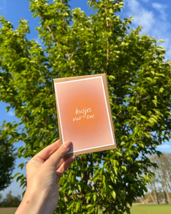 Kusjes vur ow - wenskaart in 't plat